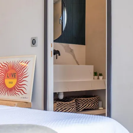 2-br Rooftop In Palm 2-min Walk To Beaches *