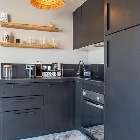 Daire 2-br Rooftop In Palm 2-min Walk To Beaches *