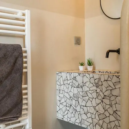 2-br Rooftop In Palm 2-min Walk To Beaches