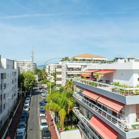 2-br Rooftop In Palm 2-min Walk To Beaches Daire *