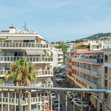2-br Rooftop In Palm 2-min Walk To Beaches Daire