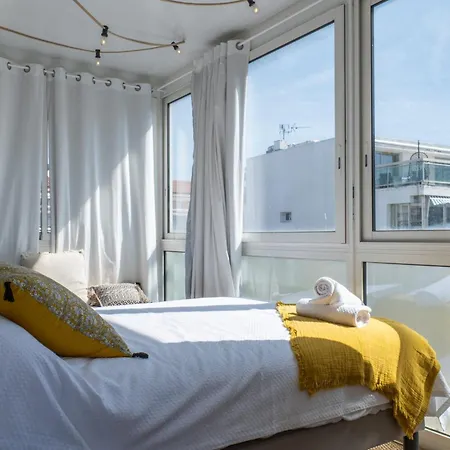 2-br Rooftop In Palm 2-min Walk To Beaches 아파트 *