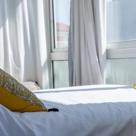 2-br Rooftop In Palm 2-min Walk To Beaches