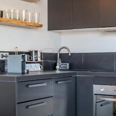 2-br Rooftop In Palm 2-min Walk To Beaches Apartment *