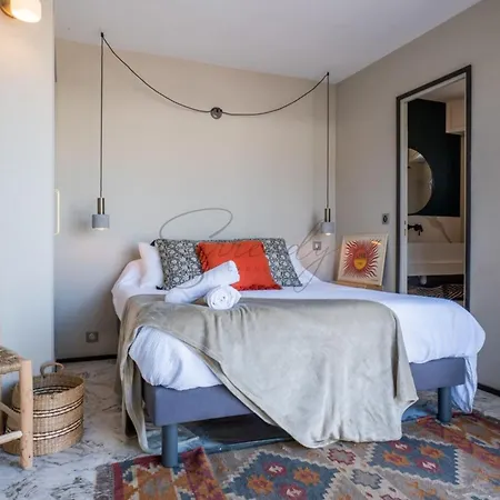 2-br Rooftop In Palm 2-min Walk To Beaches *