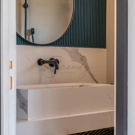 2-br Rooftop In Palm 2-min Walk To Beaches * Cannes