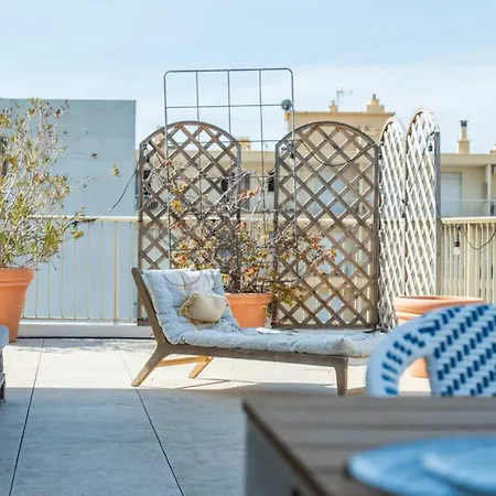 2-br Rooftop In Palm 2-min Walk To Beaches *