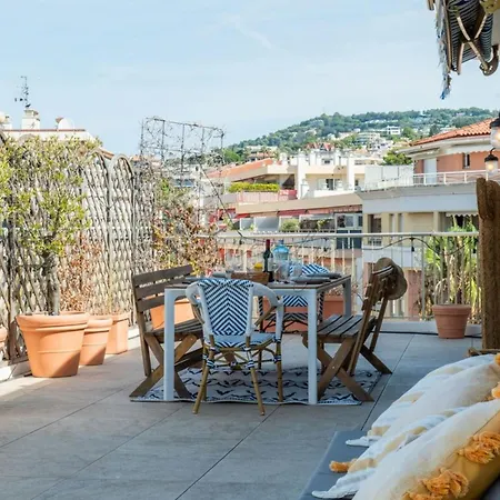 2-br Rooftop In Palm 2-min Walk To Beaches