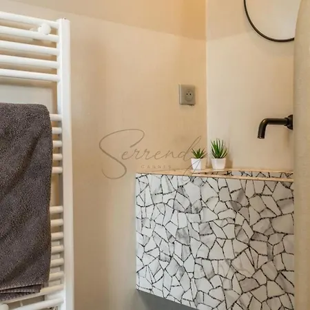 2-br Rooftop In Palm 2-min Walk To Beaches شقة