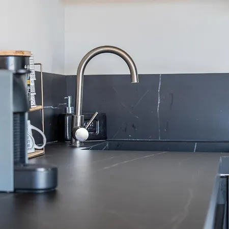 2-br Rooftop In Palm 2-min Walk To Beaches *