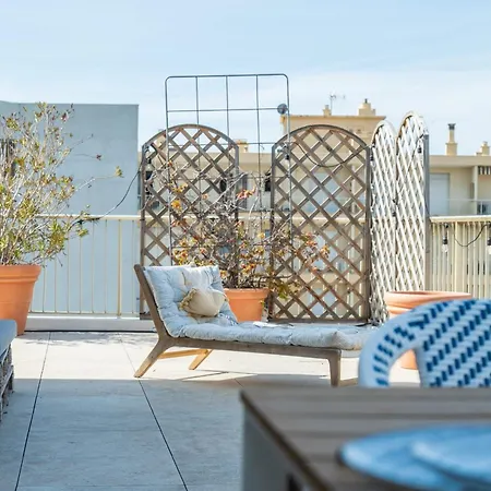 2-br Rooftop In Palm 2-min Walk To Beaches דירה
